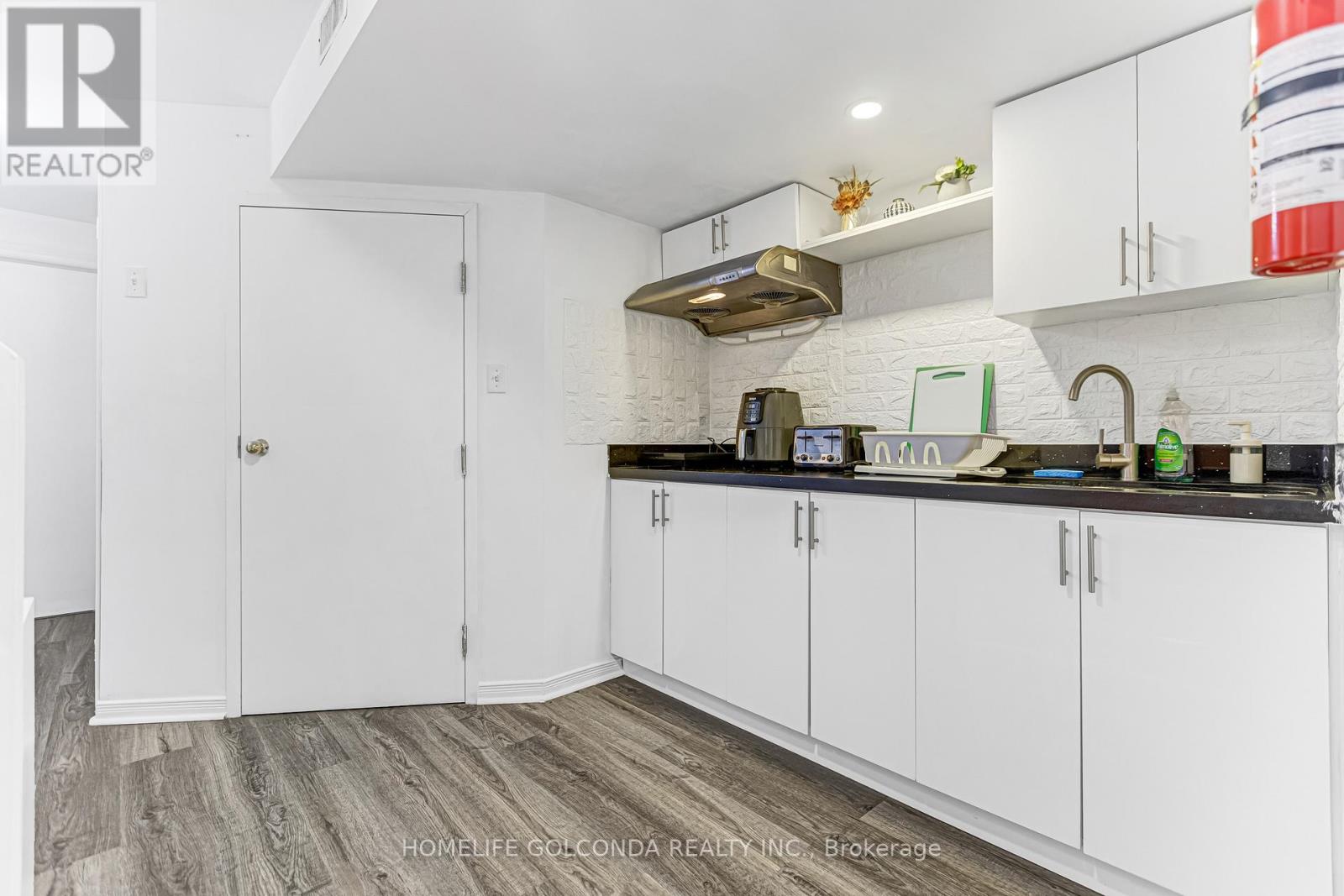 22 Troyer Avenue, Toronto, Ontario  M3J 0A3 - Photo 8 - W12769158