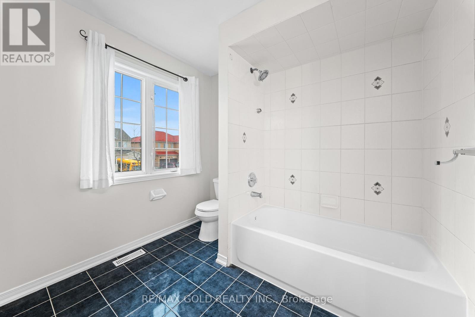 15 Revelstoke Place, Brampton, Ontario  L6R 3G3 - Photo 35 - W12986292