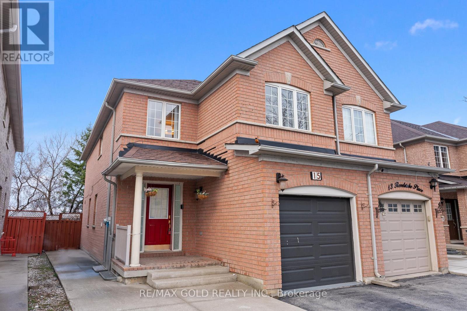 15 Revelstoke Place, Brampton, Ontario  L6R 3G3 - Photo 3 - W12986292