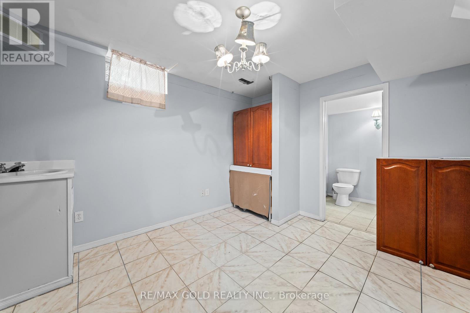 15 Revelstoke Place, Brampton, Ontario  L6R 3G3 - Photo 42 - W12986292