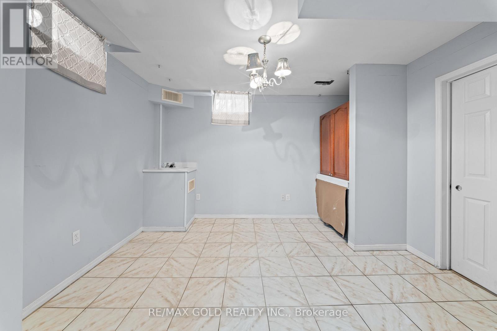 15 Revelstoke Place, Brampton, Ontario  L6R 3G3 - Photo 40 - W12986292