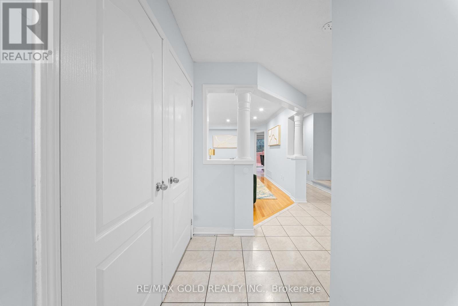 15 Revelstoke Place, Brampton, Ontario  L6R 3G3 - Photo 7 - W12986292