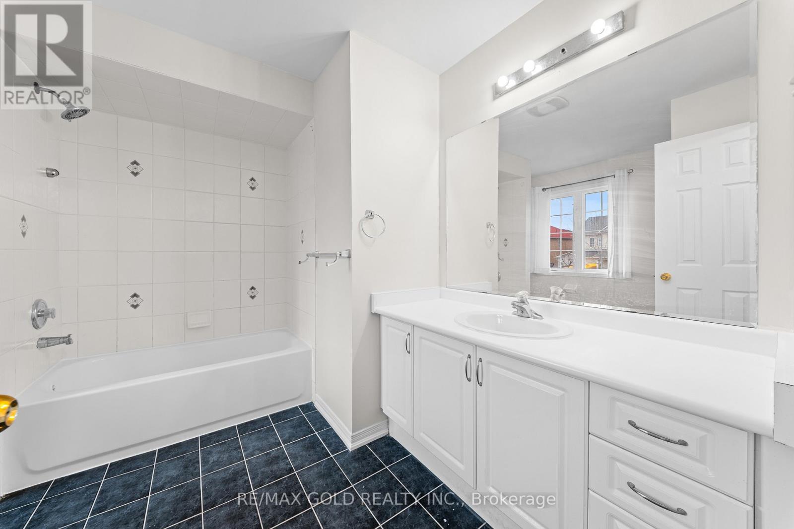 15 Revelstoke Place, Brampton, Ontario  L6R 3G3 - Photo 34 - W12986292