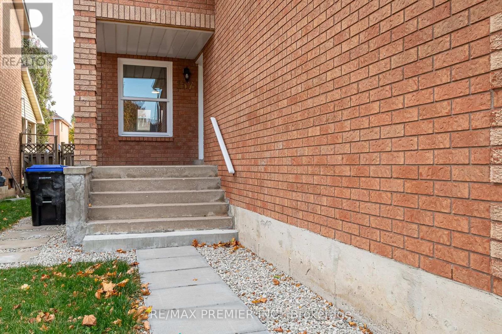 157 Heydon Avenue, New Tecumseth, Ontario  L9R 1N6 - Photo 2 - N12986944