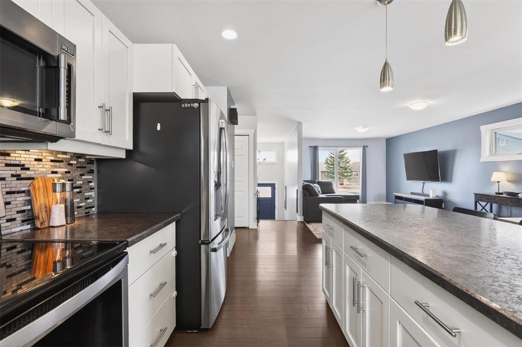 13 Fossay Street, Elie, Manitoba  R0H 0H0 - Photo 2 - 202606954