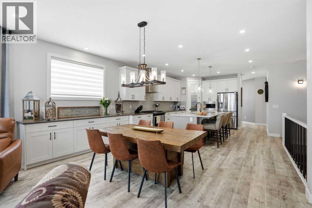 111 Crestridge View Sw, Calgary, Alberta  T3B 1G8 - Photo 7 - A2293597