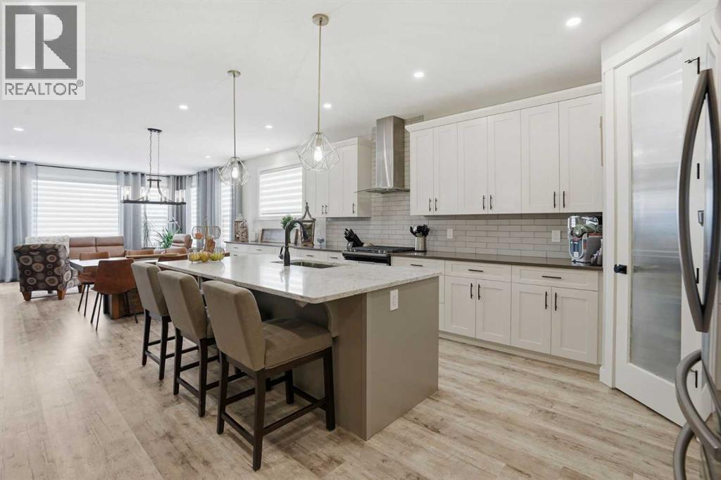 111 Crestridge View Sw, Calgary, Alberta  T3B 1G8 - Photo 9 - A2293597