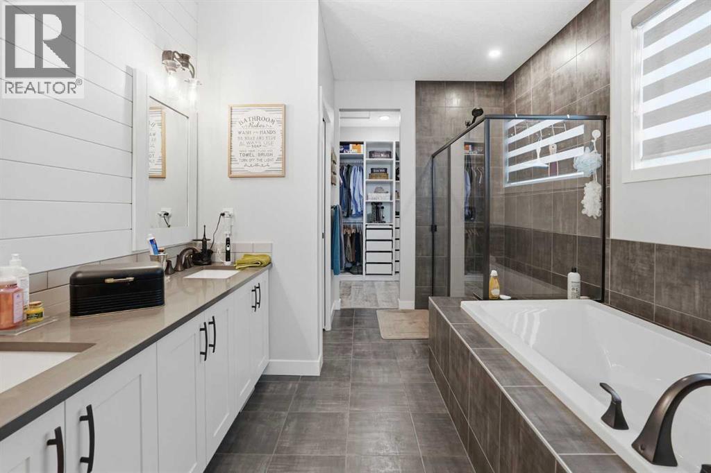 111 Crestridge View Sw, Calgary, Alberta  T3B 1G8 - Photo 18 - A2293597