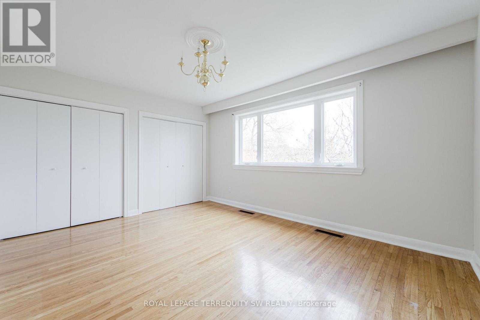 35 Euphrasia Drive, Toronto, Ontario  M6B 3V8 - Photo 26 - W12986952