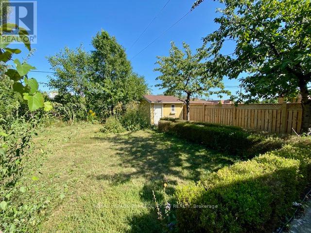 35 Euphrasia Drive, Toronto, Ontario  M6B 3V8 - Photo 36 - W12986952