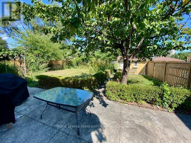 35 Euphrasia Drive, Toronto, Ontario  M6B 3V8 - Photo 39 - W12986952