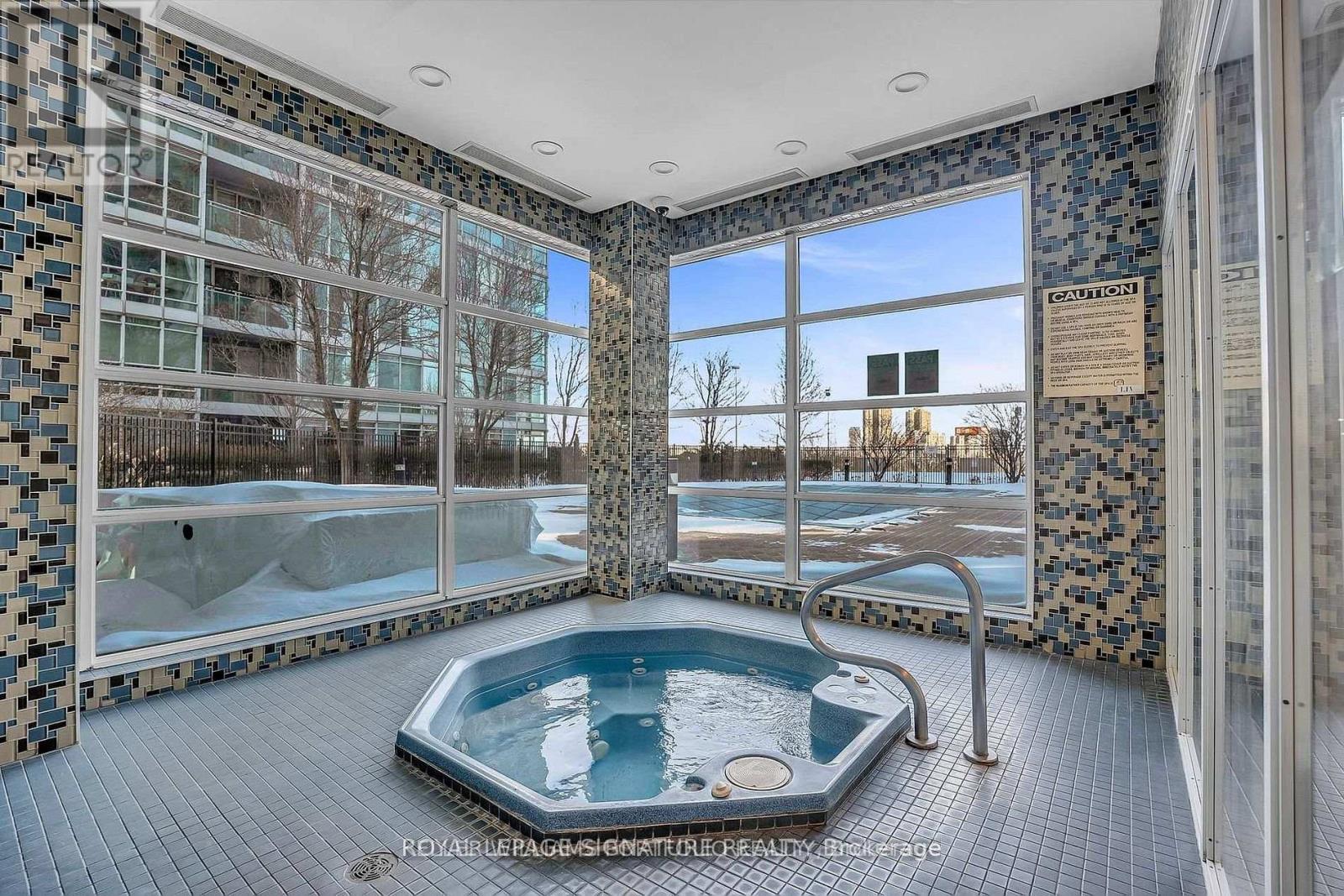 1101 - 185 Legion Road N, Toronto, Ontario  M8Y 0A1 - Photo 6 - W12986962