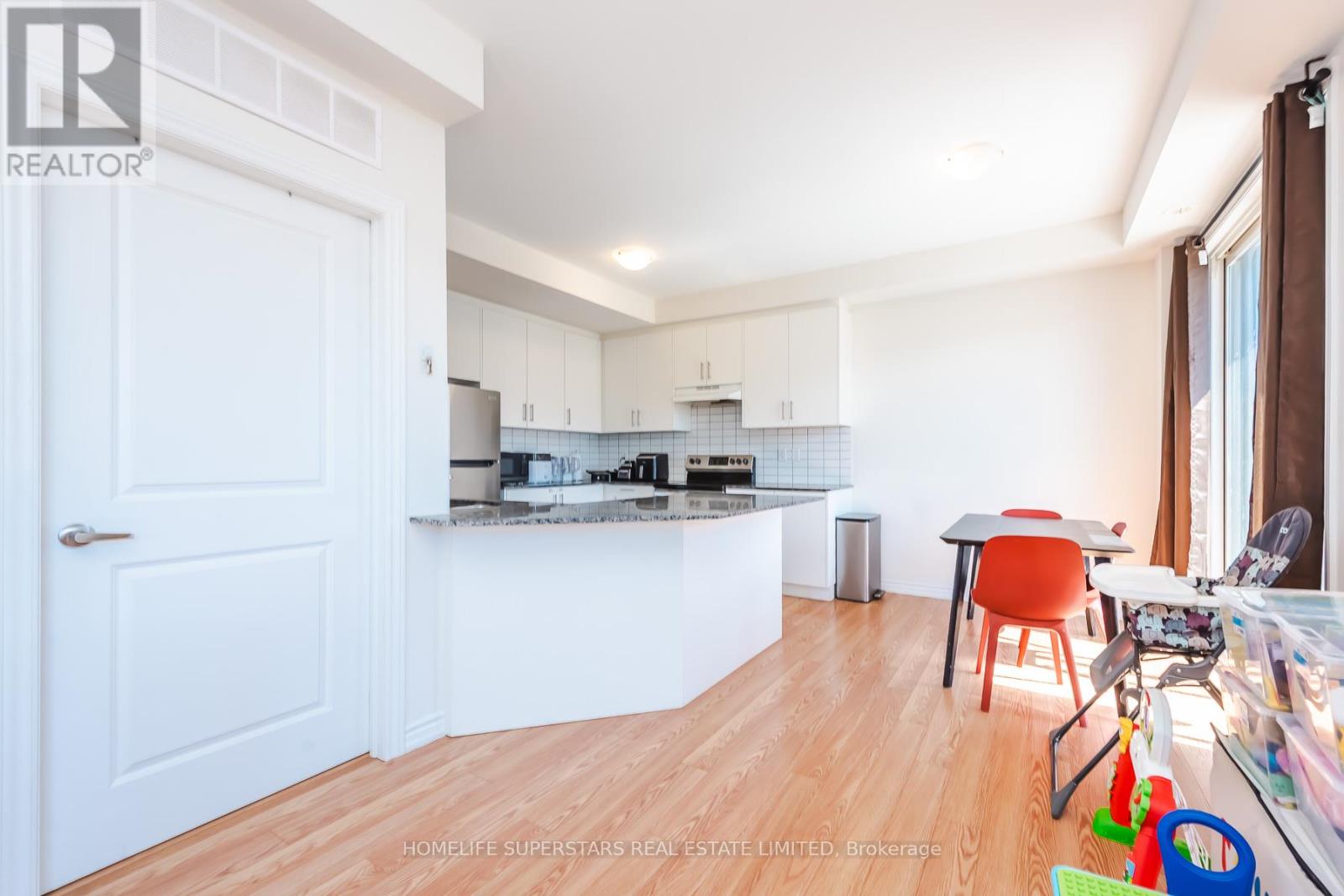 3 - 10 Knotsberry Circle, Brampton, Ontario  L6Y 6G1 - Photo 12 - W12986964