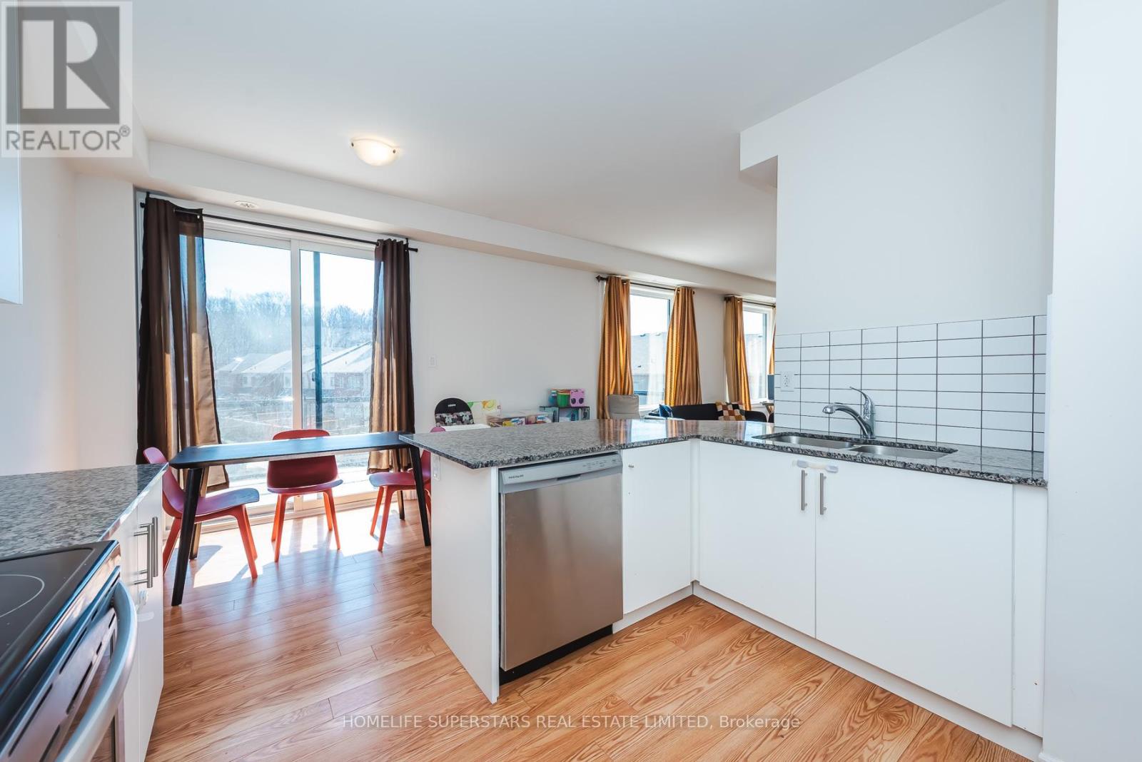 3 - 10 Knotsberry Circle, Brampton, Ontario  L6Y 6G1 - Photo 13 - W12986964