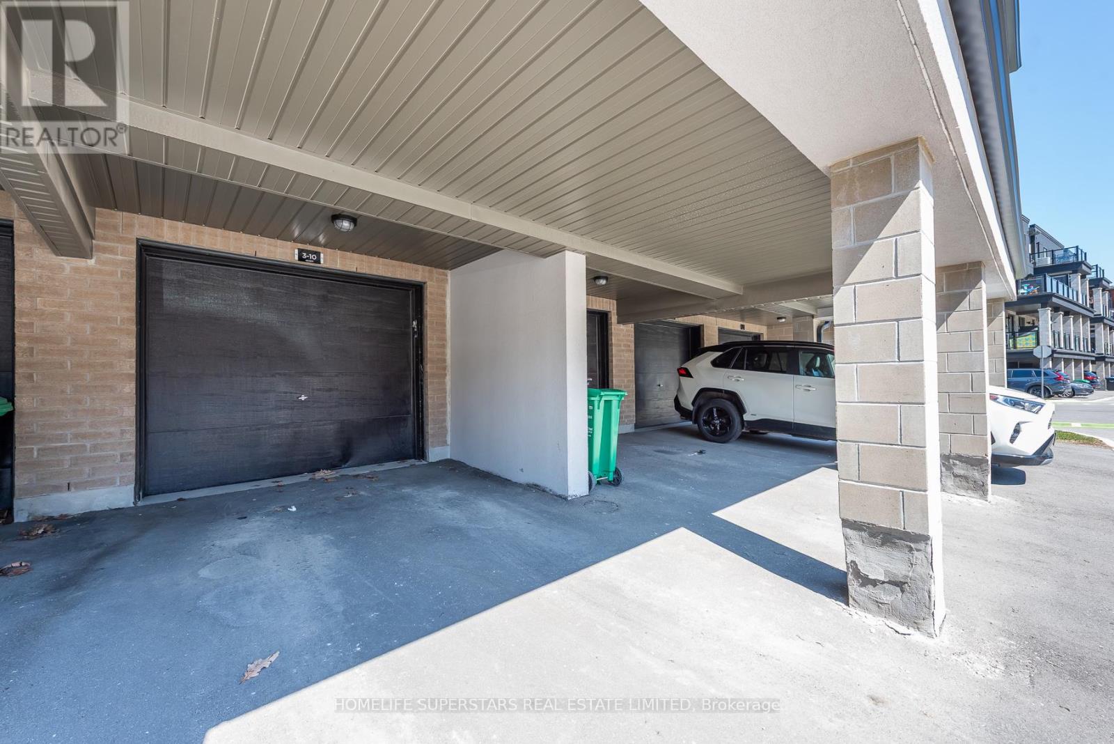 3 - 10 Knotsberry Circle, Brampton, Ontario  L6Y 6G1 - Photo 4 - W12986964