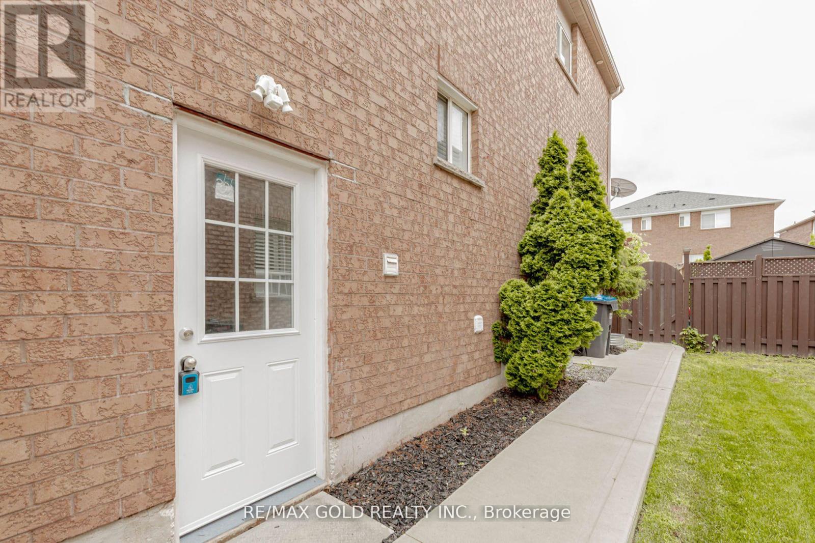 Basement - 71 Pertosa Drive, Brampton, Ontario  L6X 4W7 - Photo 3 - W12986970