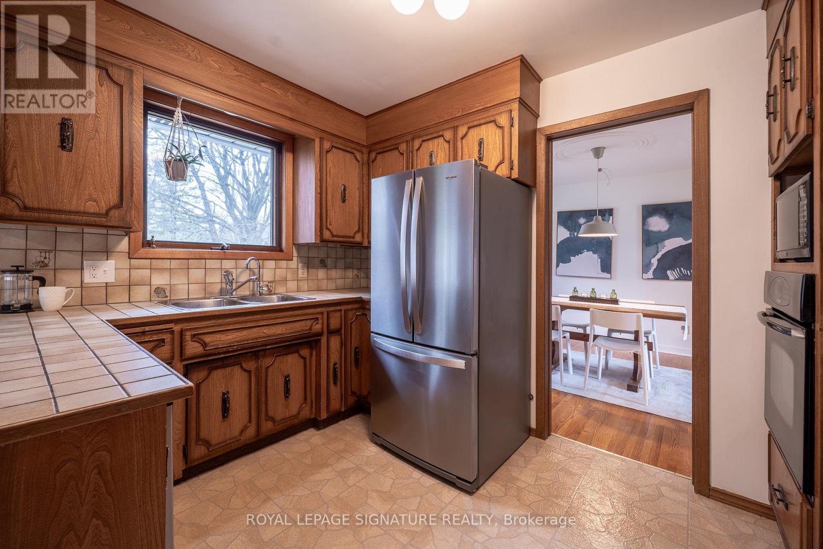 27 Sunset Drive, Woolwich, Ontario  N0B 2V0 - Photo 17 - X12965290