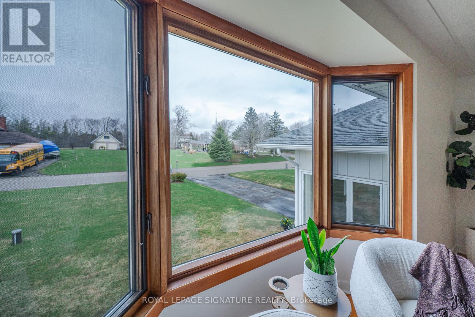 27 Sunset Drive, Woolwich, Ontario  N0B 2V0 - Photo 11 - X12965290