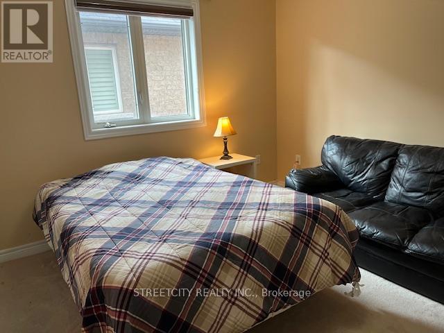 Main - 7369 Saint Barbara Boulevard, Mississauga, Ontario  L5W 0C3 - Photo 8 - W12987048