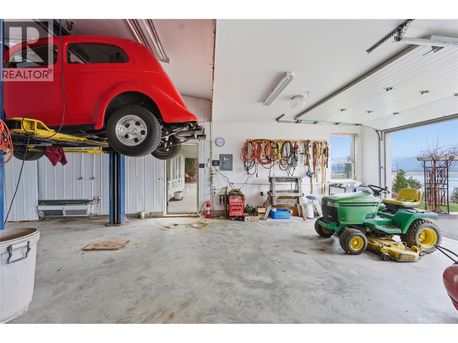 1660 28 Avenue NE, Salmon Arm, British Columbia  V1E 3X2 - Photo 33 - 10379306