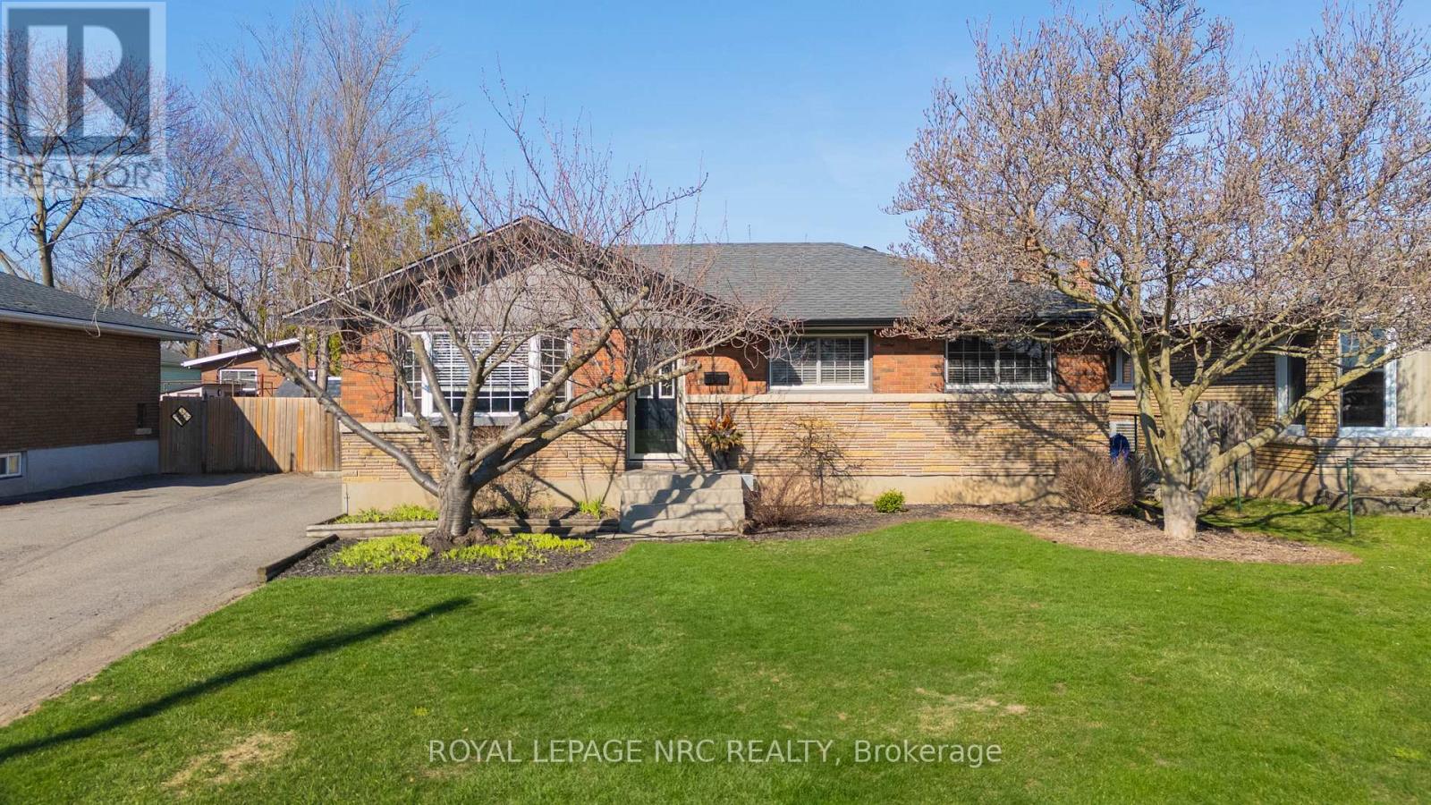 9 GREENHILL DRIVE, Thorold, Ontario