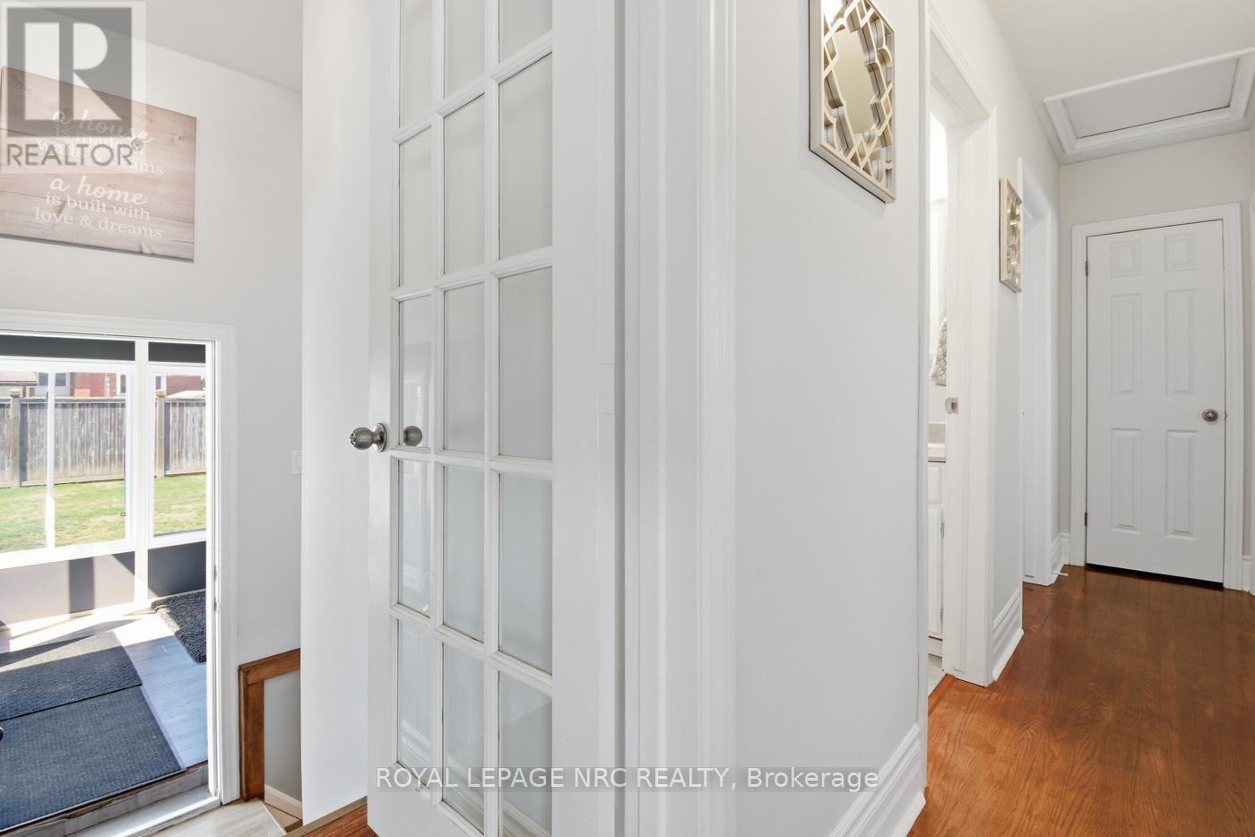 9 Greenhill Drive, Thorold, Ontario  L2V 1W4 - Photo 14 - X12987086