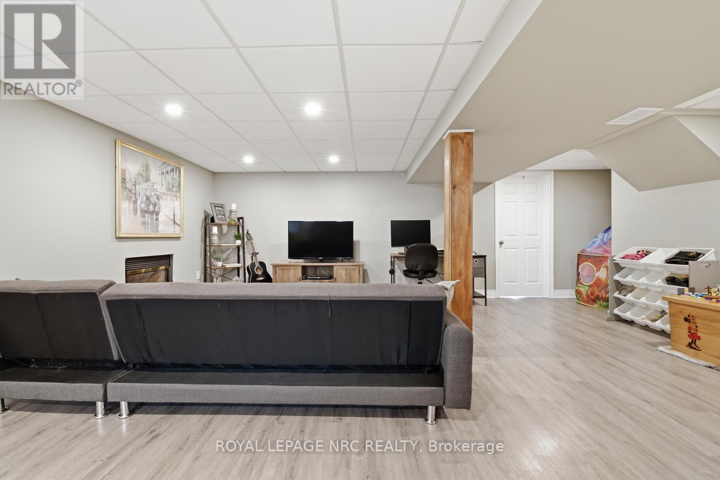 9 Greenhill Drive, Thorold, Ontario  L2V 1W4 - Photo 25 - X12987086