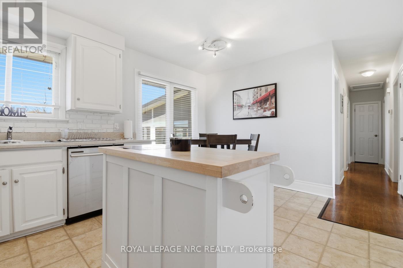 9 Greenhill Drive, Thorold, Ontario  L2V 1W4 - Photo 9 - X12987086