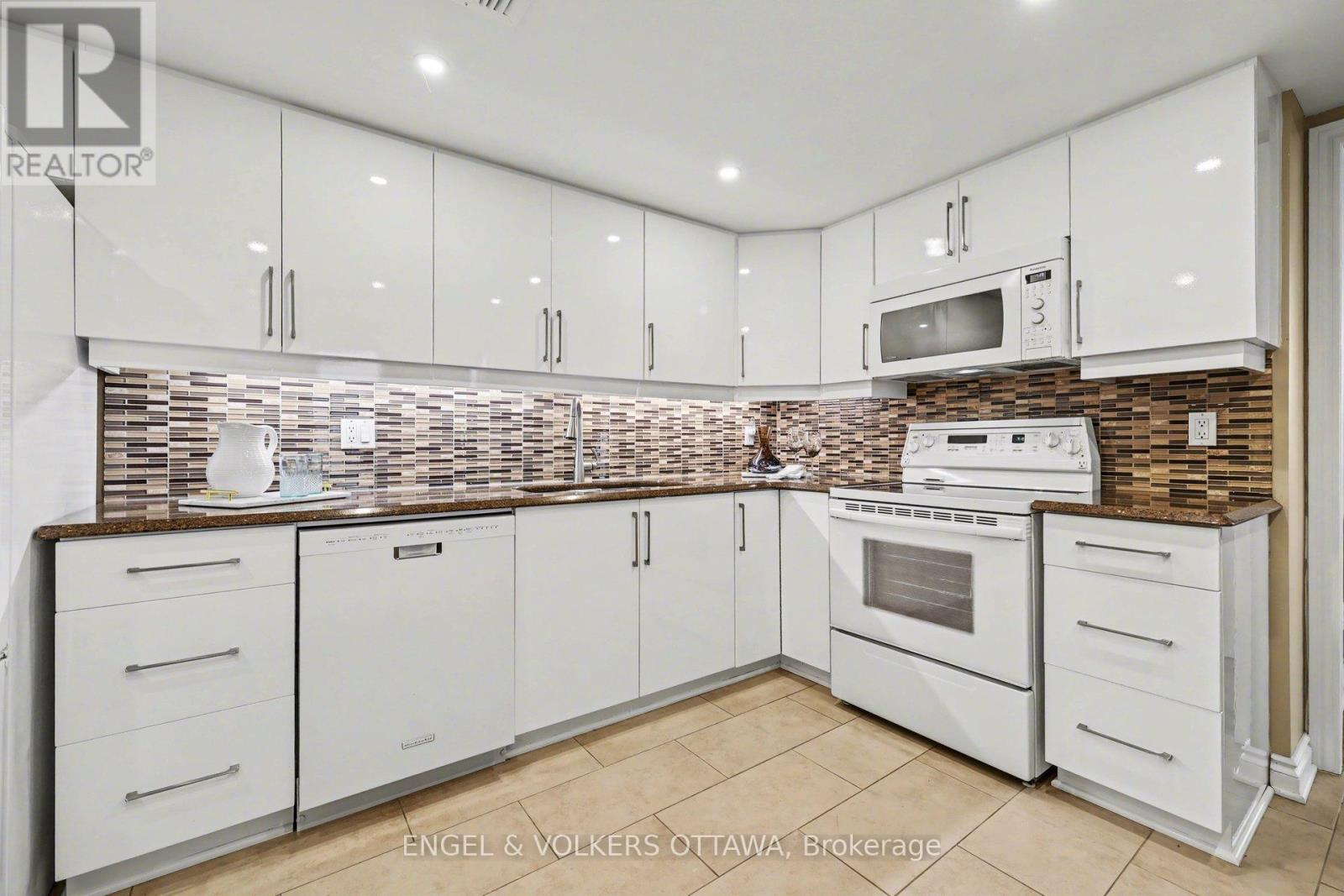 805 - 3105 Carling Avenue, Ottawa, Ontario  K2H 5A6 - Photo 11 - X12981920