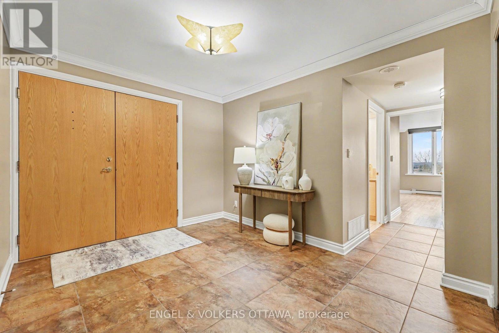 805 - 3105 Carling Avenue, Ottawa, Ontario  K2H 5A6 - Photo 2 - X12981920