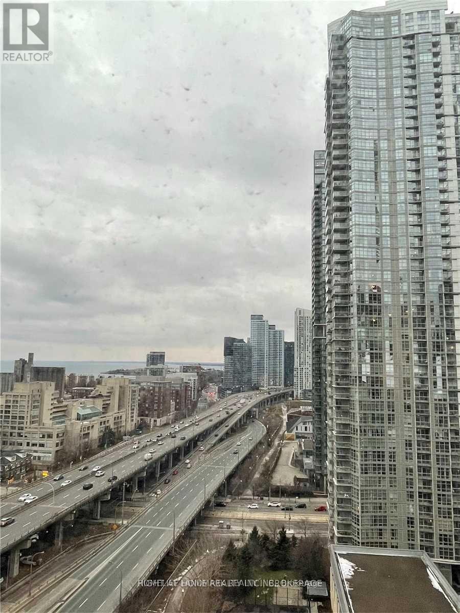 2006 - 5 Mariner Terrace, Toronto, Ontario  M5V 3V6 - Photo 15 - C12987002