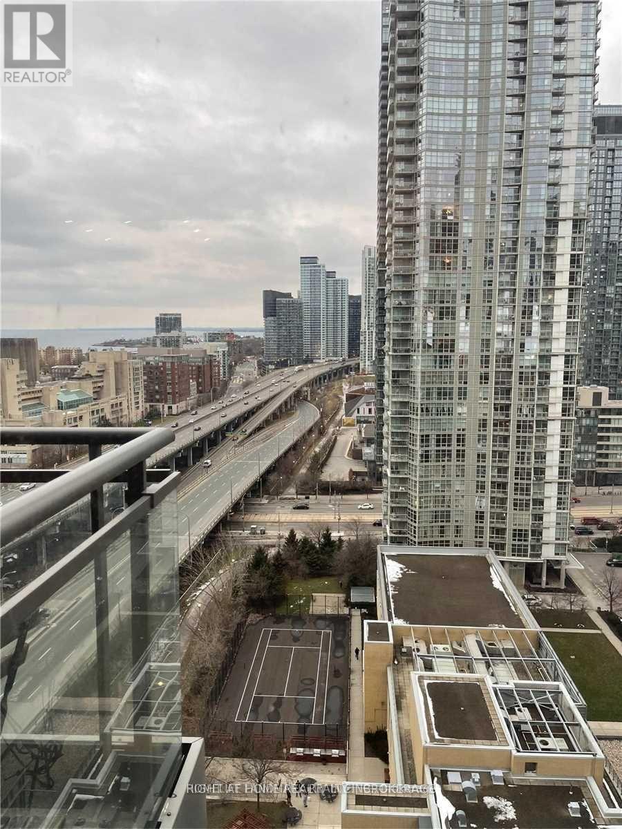 2006 - 5 Mariner Terrace, Toronto, Ontario  M5V 3V6 - Photo 16 - C12987002