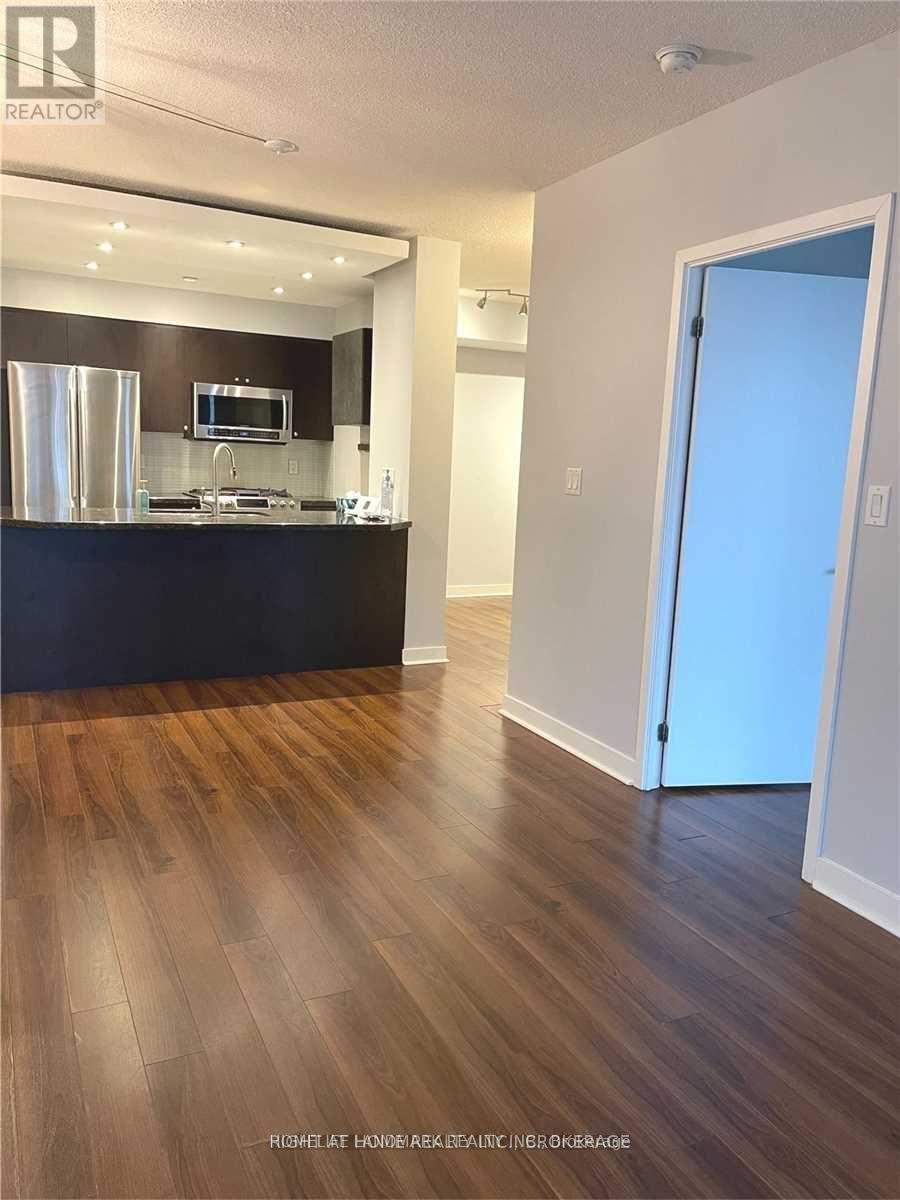 2006 - 5 Mariner Terrace, Toronto, Ontario  M5V 3V6 - Photo 4 - C12987002