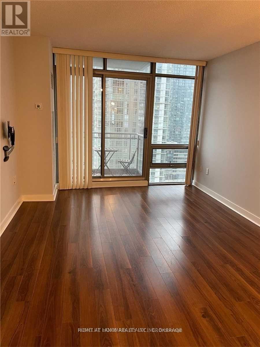 2006 - 5 Mariner Terrace, Toronto, Ontario  M5V 3V6 - Photo 5 - C12987002