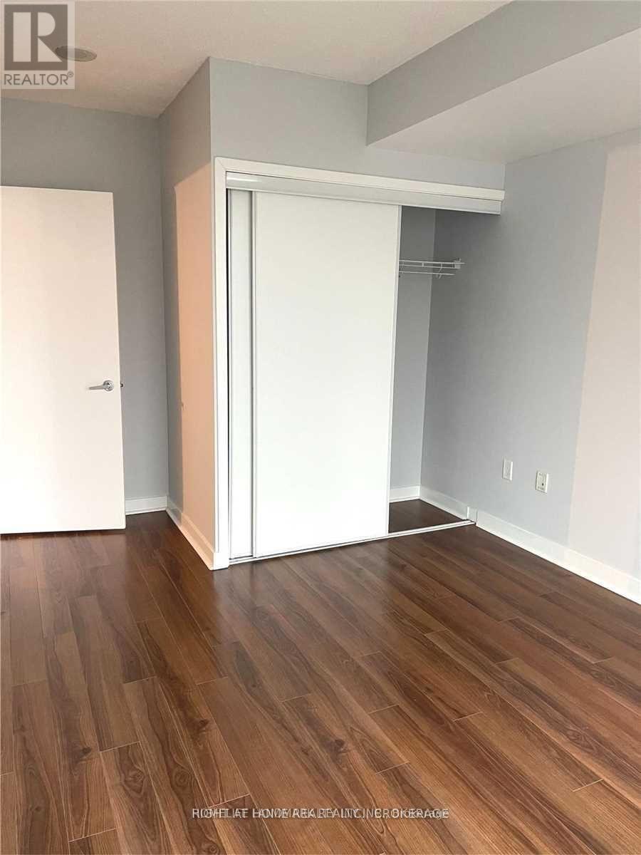 2006 - 5 Mariner Terrace, Toronto, Ontario  M5V 3V6 - Photo 7 - C12987002