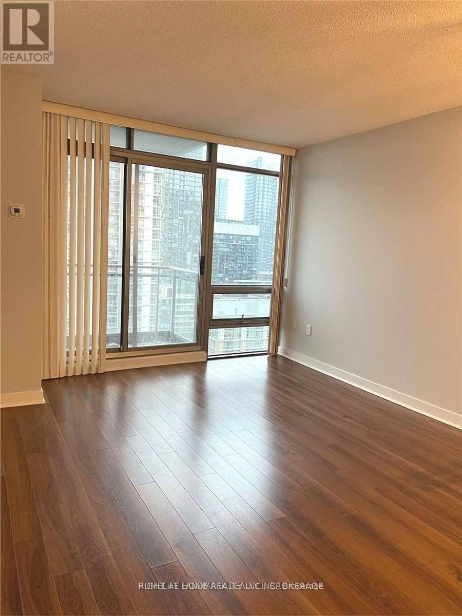 2006 - 5 Mariner Terrace, Toronto, Ontario  M5V 3V6 - Photo 8 - C12987002