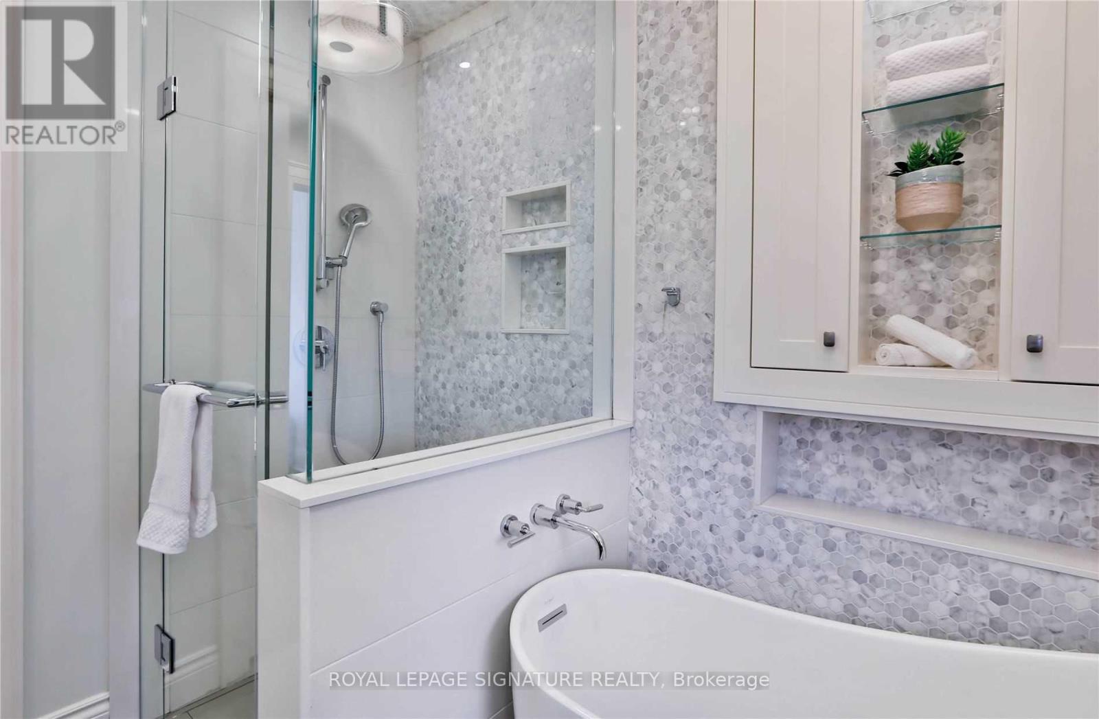 372 Roehampton Avenue, Toronto, Ontario M4P 1S4 - Photo 15 - C12987026