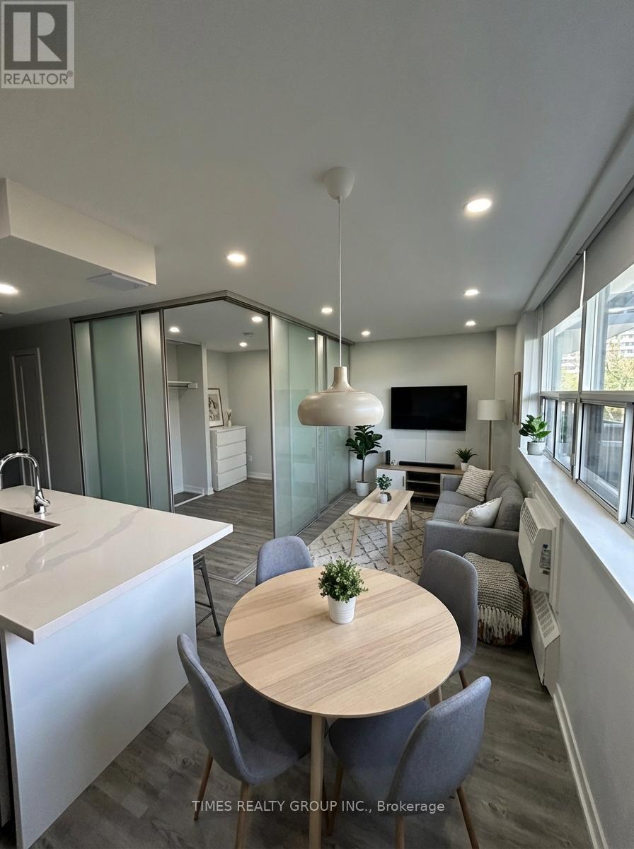 203 - 15 Walmer Road, Toronto, Ontario M5R 2X1 - Photo 4 - C12987042