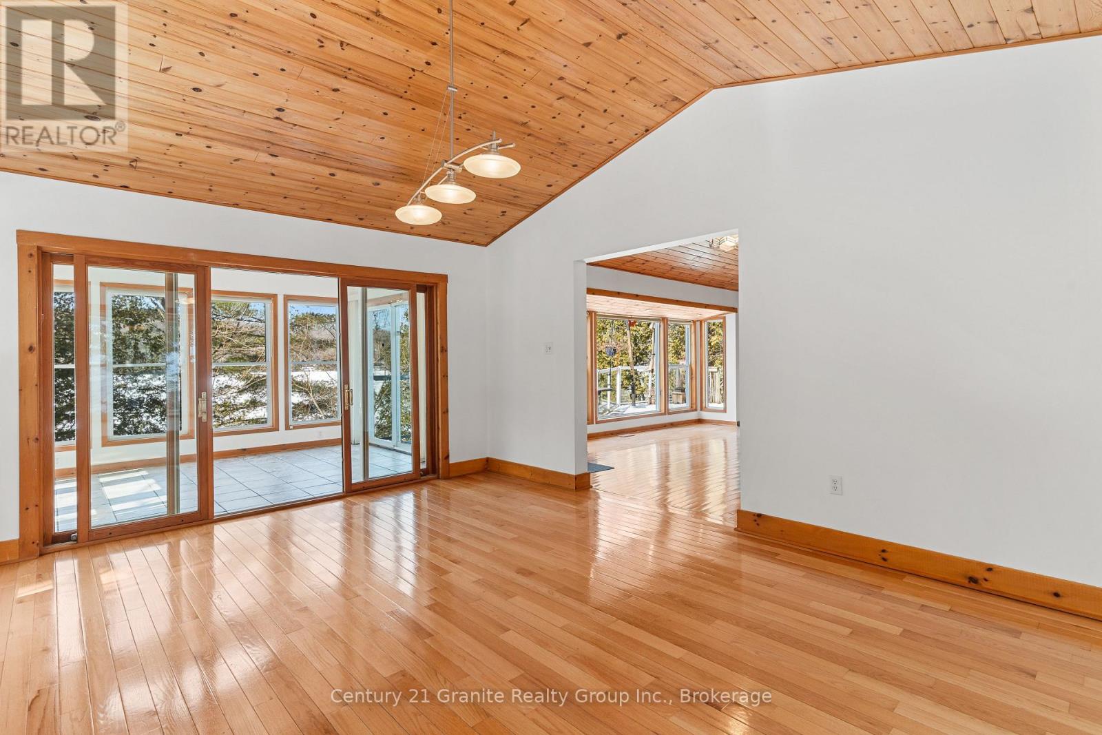 1058 Kipps Lane, Dysart Et Al, Ontario  K0M 1S0 - Photo 22 - X12987020