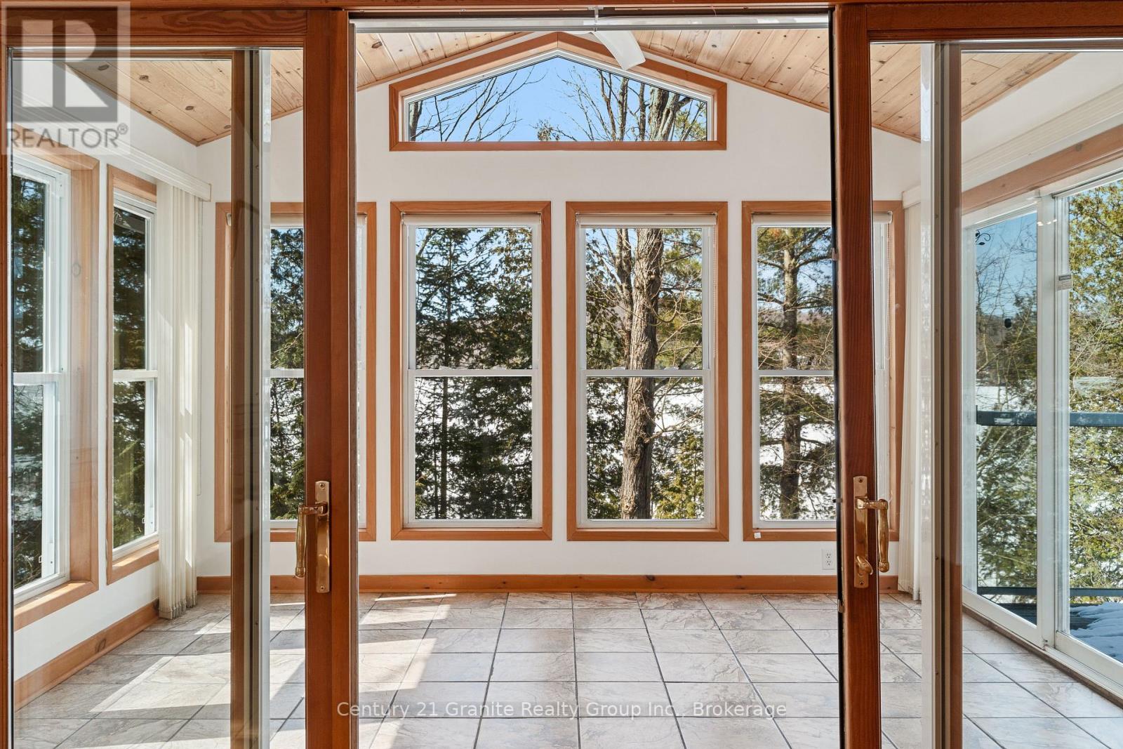 1058 Kipps Lane, Dysart Et Al, Ontario  K0M 1S0 - Photo 25 - X12987020