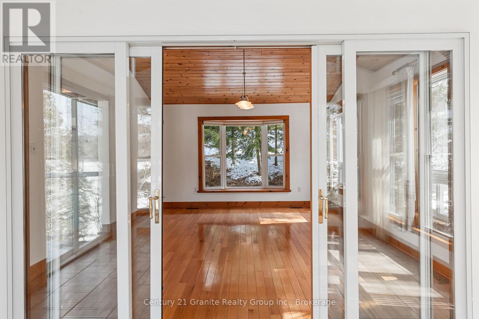 1058 Kipps Lane, Dysart Et Al, Ontario  K0M 1S0 - Photo 26 - X12987020