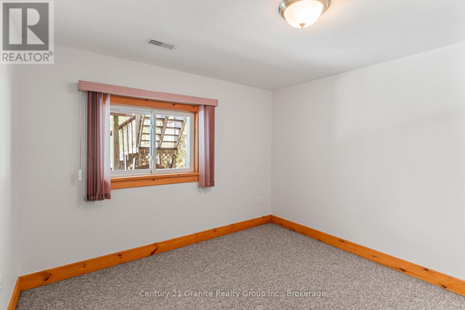 1058 Kipps Lane, Dysart Et Al, Ontario  K0M 1S0 - Photo 32 - X12987020