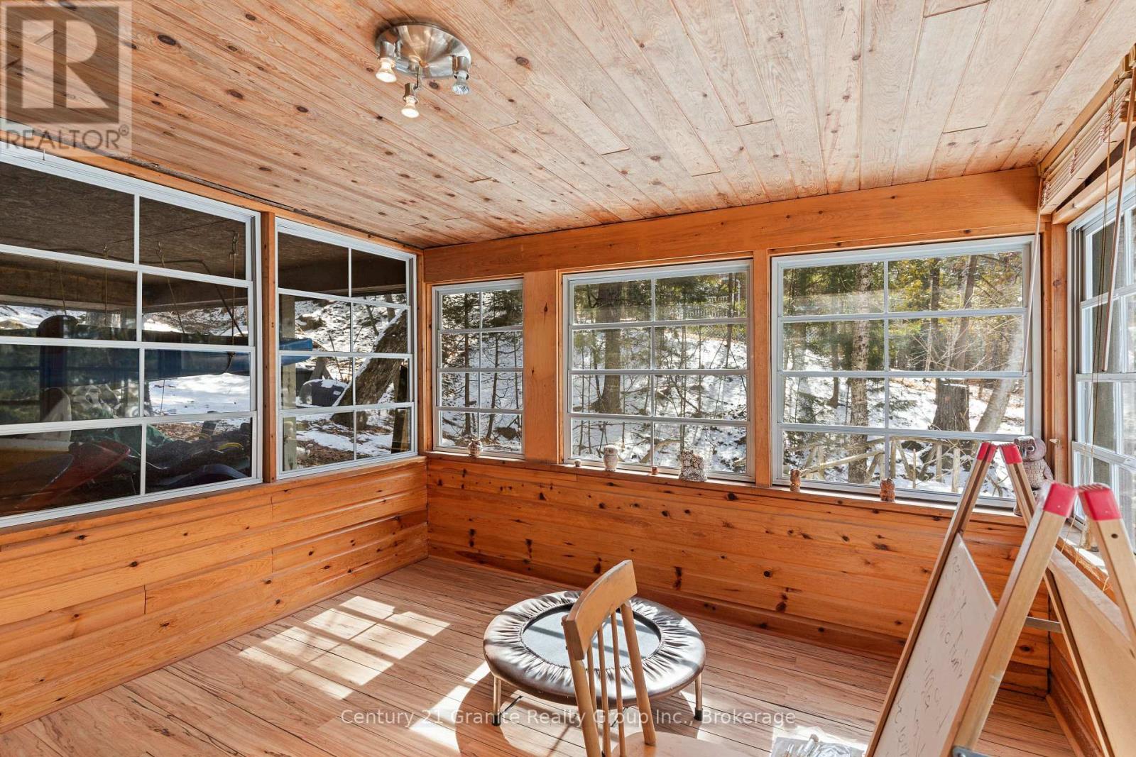 1058 Kipps Lane, Dysart Et Al, Ontario  K0M 1S0 - Photo 37 - X12987020