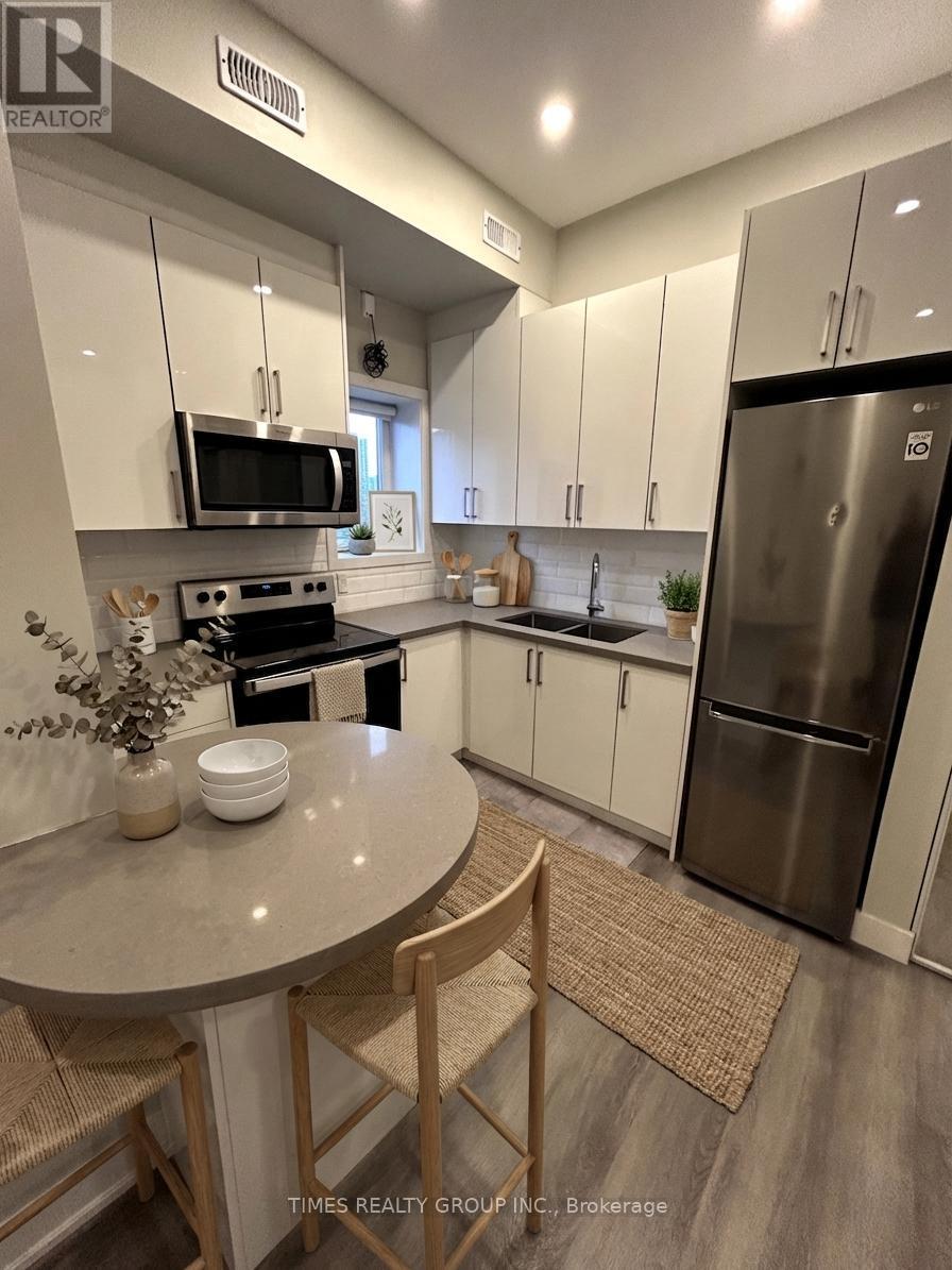 5 - 728 QUEEN STREET E, Toronto, Ontario