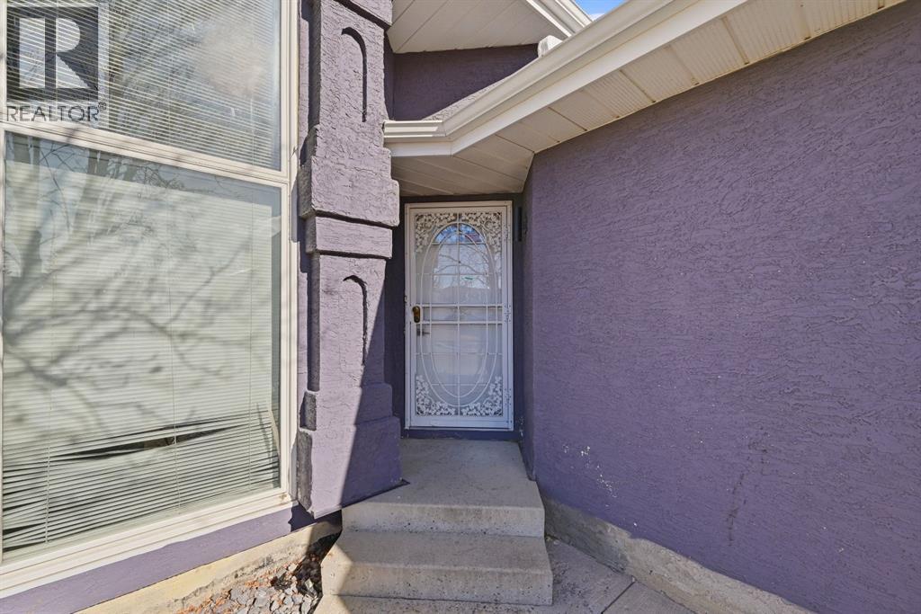 10205 Hidden Valley Drive Nw, Calgary, Alberta  T3A 5B6 - Photo 3 - A2296474