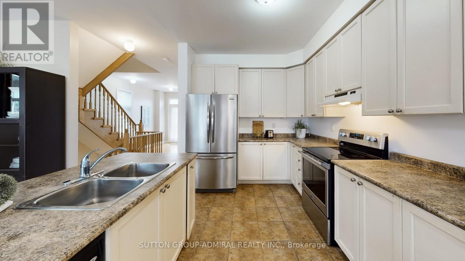 36 Helen Street, Vaughan, Ontario  L4L 3S3 - Photo 12 - N12986998