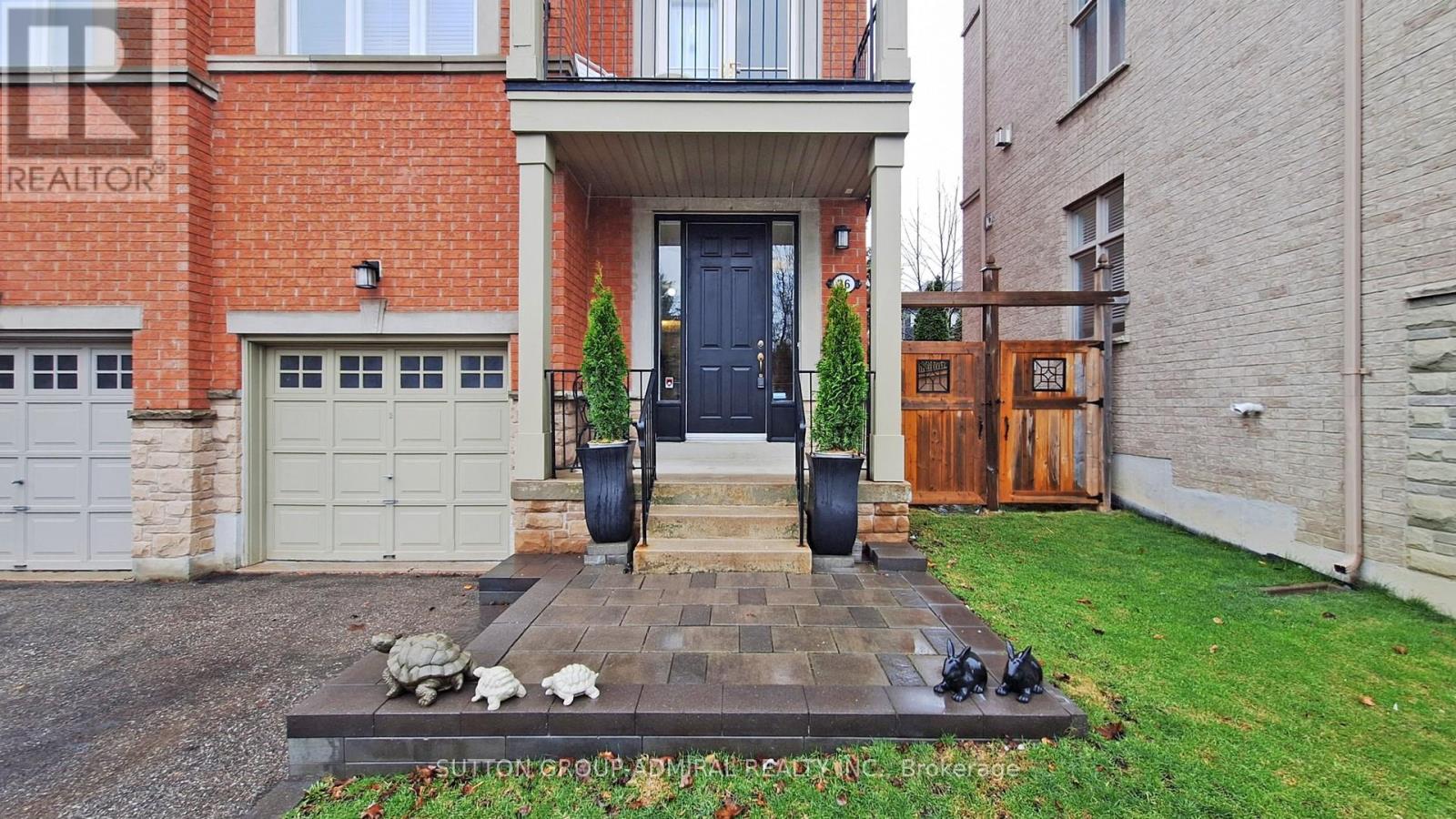 36 Helen Street, Vaughan, Ontario  L4L 3S3 - Photo 4 - N12986998