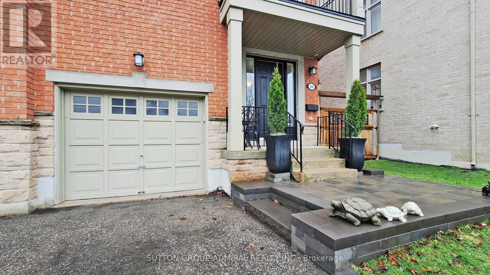 36 Helen Street, Vaughan, Ontario  L4L 3S3 - Photo 5 - N12986998