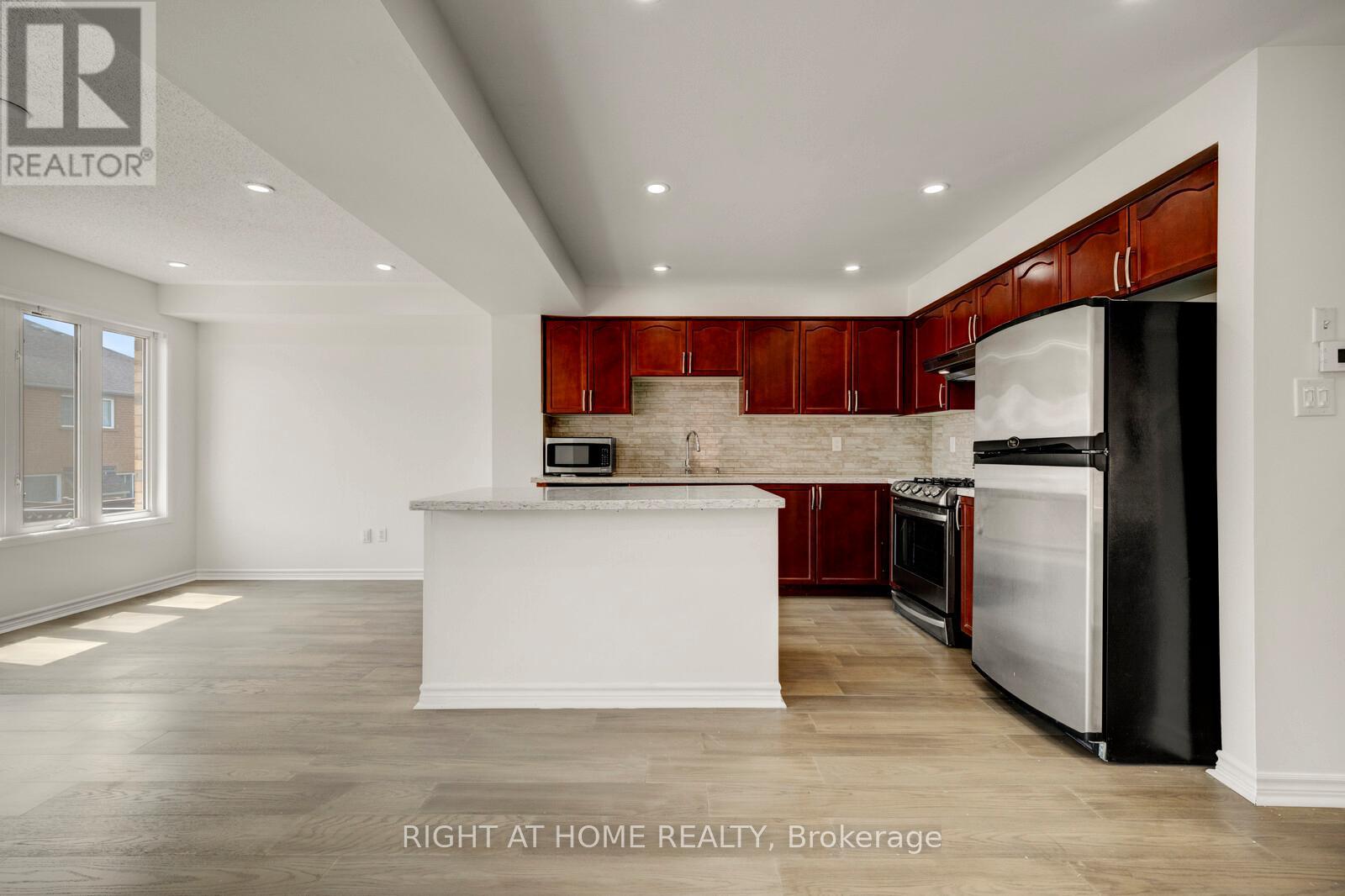 53 Feather Reed Way, Brampton, Ontario  L6R 2Z7 - Photo 10 - W12987014