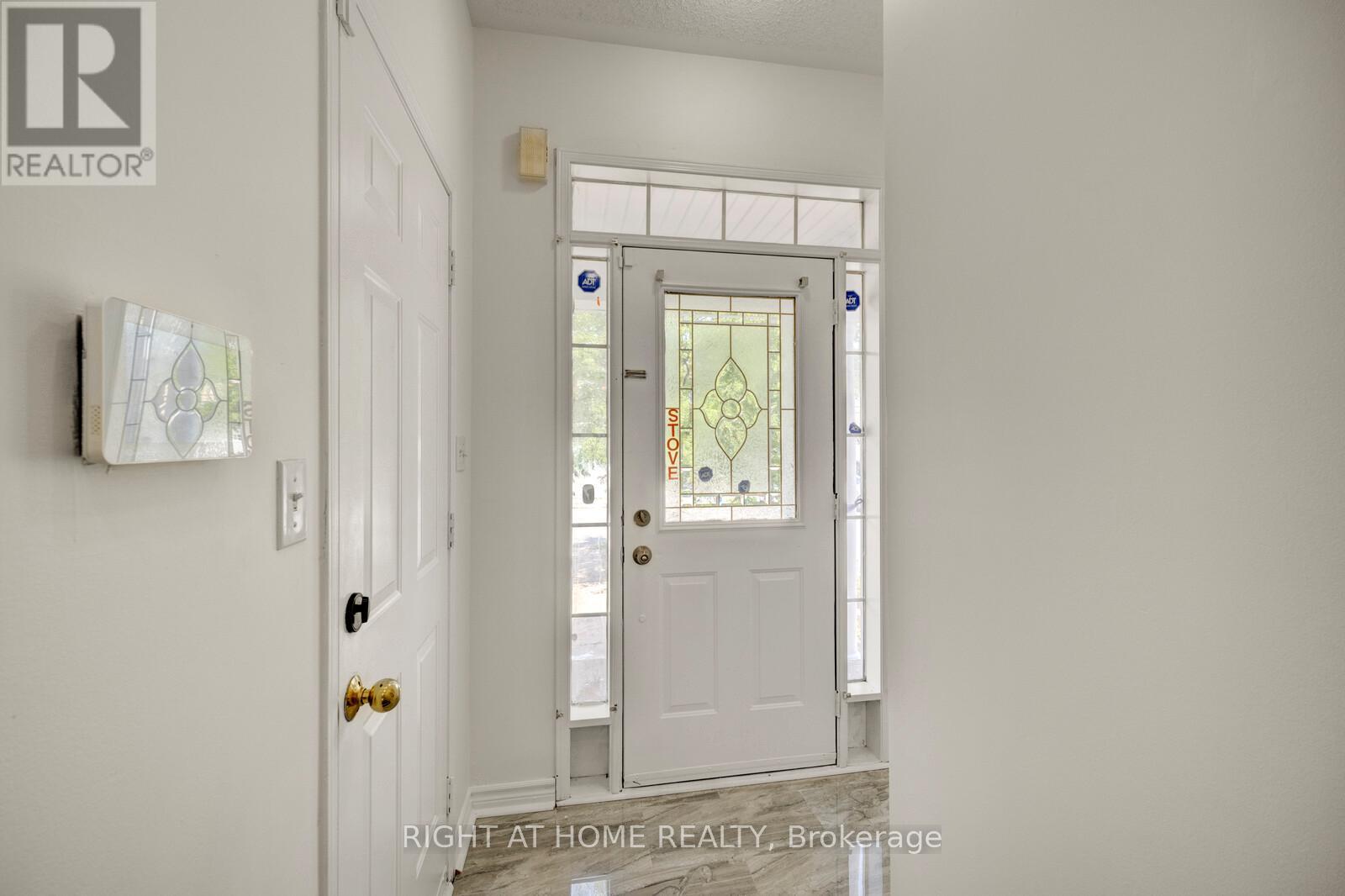 53 Feather Reed Way, Brampton, Ontario  L6R 2Z7 - Photo 2 - W12987014